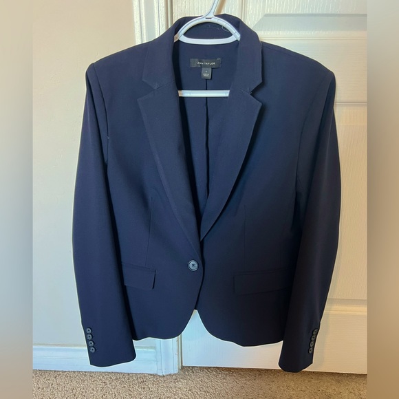 Ann Taylor Seasonless Stretch Notch One Buttoned Blazer in Navy Blue - Picture 1 of 8
